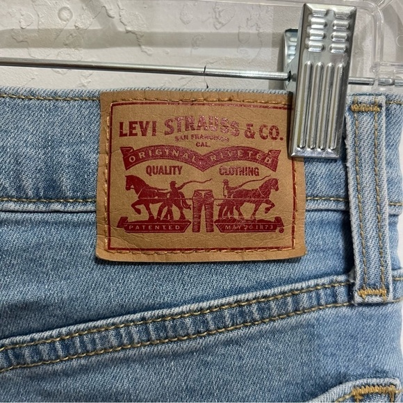 Levi’s Wedgie Skinny Distressed Light Wash Jeans 28 - Picture 9 of 15